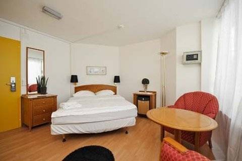 Hotel Station ツーク 部屋 写真